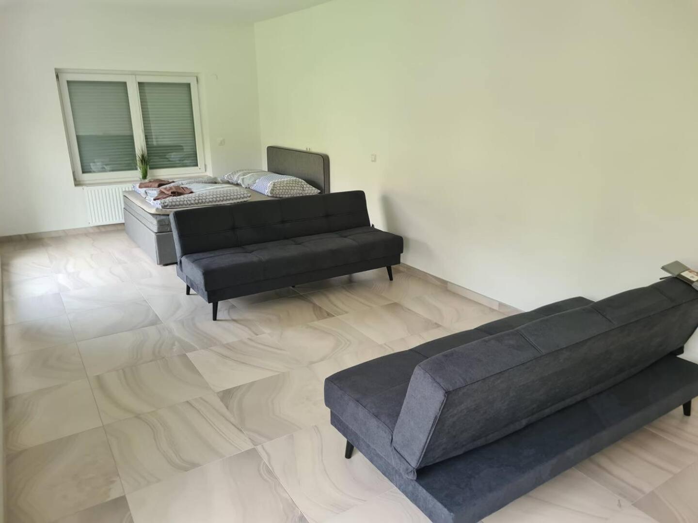10 Minutes To S-bahn I Garden Option I Wifi Apartment Wien