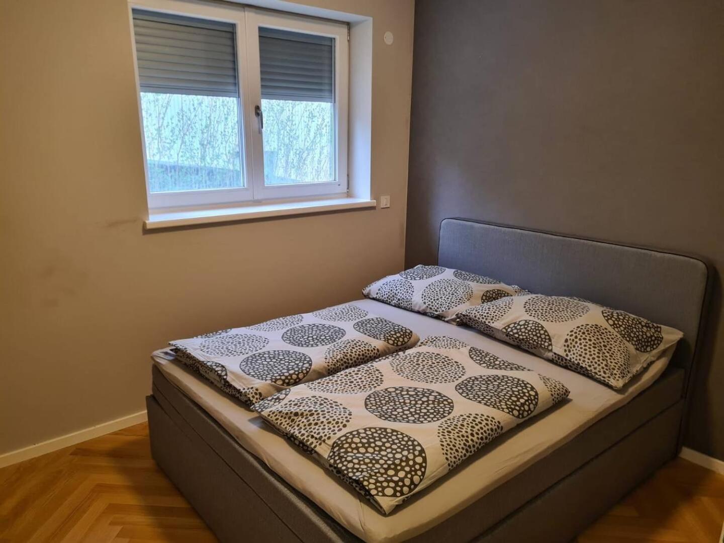 10 Minutes To S-bahn I Garden Option I Wifi Apartment Wien